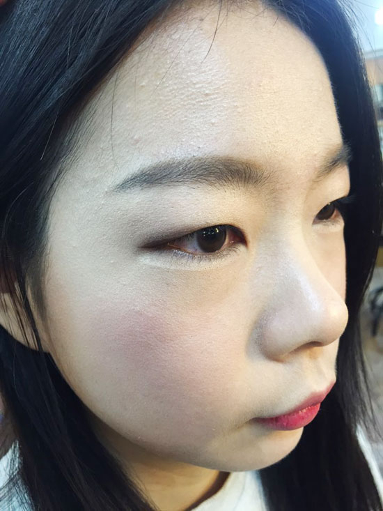 1)겨울 혹한의 추위에는 조금만 관리를 소홀히 해도 피부 트러블이 생기기 쉬워 각별한 관리가 필요하다.