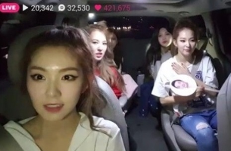 사진 = 네이버 V앱 