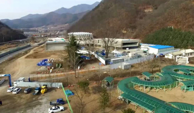 백두대간 생태자원과 문경 문화자원을 결합한 국내 첫 휴양영상테마파크가 문경시 가은읍에 조성되고 있다. 현재 공정률 40%를 넘어서고 있다. 항공사진