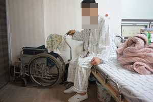 두 달 전 뇌출혈로 수술을 받고 2천만원 가까운 빚이 생긴 조성호(가명