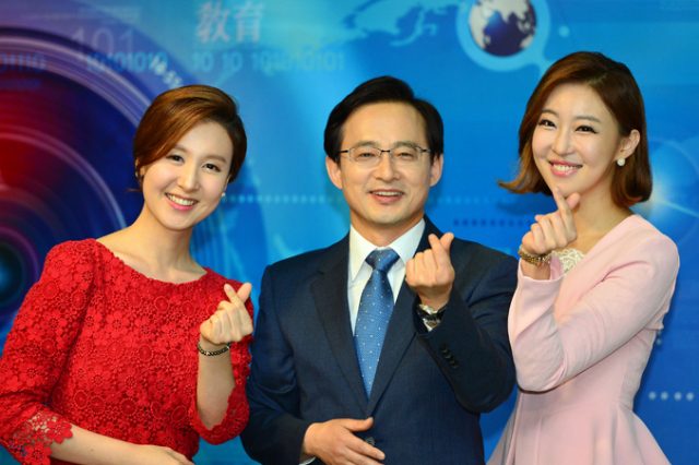 뉴스의 질은 앵커가 상당 부분 짊어져야 한다는 최진주, 이혁동, 김명미 앵커(왼쪽부터). 정운철 기자 woon@msnet.co.kr
