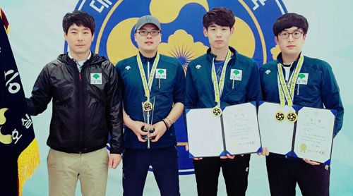 제11회 대통령 경호실장기 사격대회 남자 일반부 스탠다드 권총 단체전에서 우승한 대구백화점 선수단. 대구백화점 제공