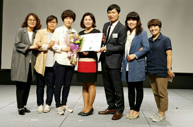 영주시가 12일 제주부영호텔에서 개최된 드림스타트 보고대회에서 보건복지부장관상을 받았다. 영주시 제공