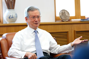 신일희 총장
