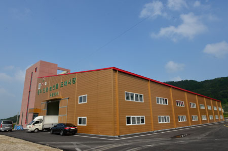 오는 24일 개장하는 최첨단 장비를 갖춘 민영 농산물도매시장. 영주시 제공