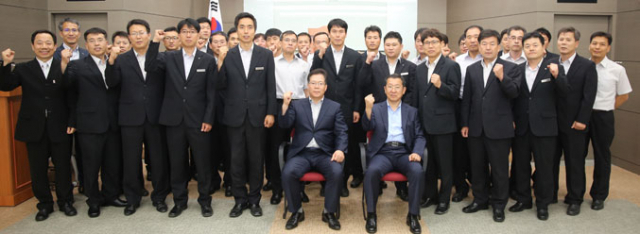 경상북도소방본부는 22일 현장중심의 실용적 학술연구를 통한 과학적인 화재조사 전문능력 향상을 위한 화재조사 선진화 발표대회를 개최했다. 이날 포항남부소방서가 최우수의 영예를 안았다. 경북소방본부 제공