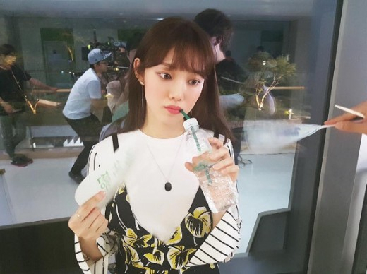 사진. 이성경 SNS