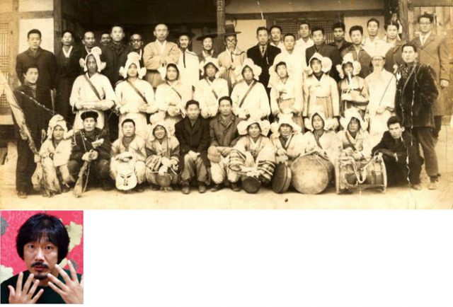 1966년 2월 10일 청운분교승격독립교건립 모금기념행사를 마친 뒤 찍은 주민들의 사진. 이 사진 속에 등장하는 포수와 호랑이 등을 토대로 현재 