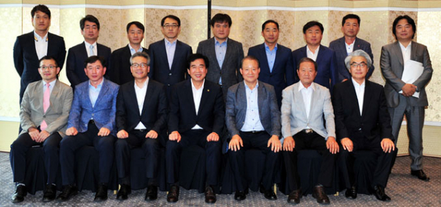 경산시는 13일 최영조 경산시장과 경산시 이달의 기업 대표자 15명이 함께하는 오찬 간담회를 열어 현장의 생생한 목소리를 들었다. 경산시 제공