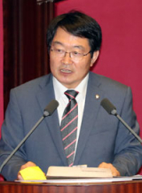 새누리당 백승주 의원이 20일 오후 국회 본회의장에서 사드 배치 관련 현안질문을 하고 있다. 연합뉴스
