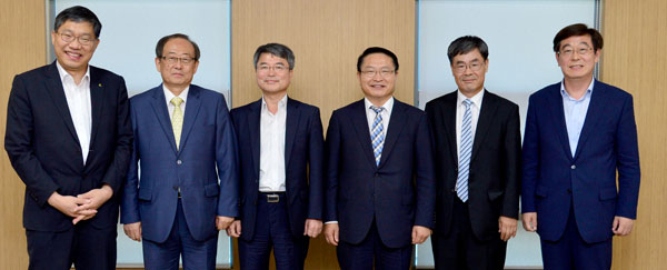 경상북도는 19일 도청에서 중부권 정책포럼 출범회의를 열었다. 경북도 제공