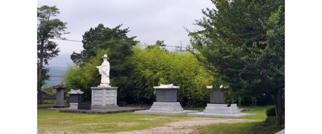 남명 기념관에 있는 남명 동상.