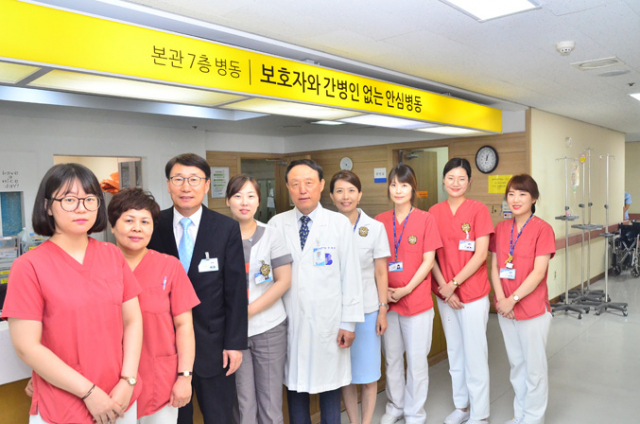 척추전문병원인 보강병원은 지난 6월부터 환자들의 의료비 부담을 줄이고 편의성을 높인 간호