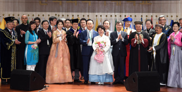 경상북도와 한국외국어대학교가 주최하고 세계실크로드대학연맹이 주관하는 제2차 세계실크로드대학연맹 총회가 8일부터 12일까지 5일간 한국외국어대학교와 안동에서 열린다. 경북도 제공