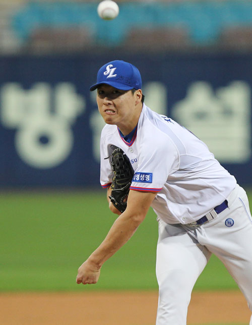 삼성 라이온즈의 투수 차우찬이 30일 대구삼성라이온즈파크에서 열린 2016 프로야구 넥센 히어로즈와의 경기에 선발 등판, 역투하고 있다. 삼성 라이온즈 제공
