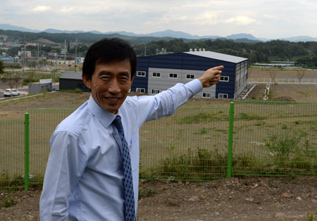 정용 (주)인베스트아시아 대표가 최근 준공한 