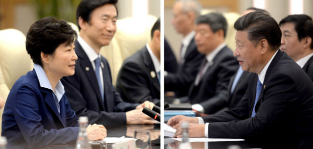 박근혜 대통령과 시진핑 중국 국가주석이 5일 오전(현지시간) 중국 항저우에서 열린 한-중 정상회담에서 양국 현안에 대해 논의하고 있다. 연합뉴스