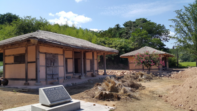 영해에서 처음으로 의병을 일으켜 일본군을 제압한 신돌석 장군의 생가.