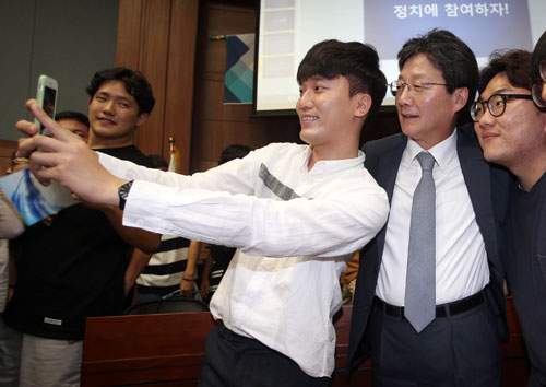 7일 오후 강원 춘천시 한림대학교 국제회의실에서 새누리당 소속 유승민 의원이 
