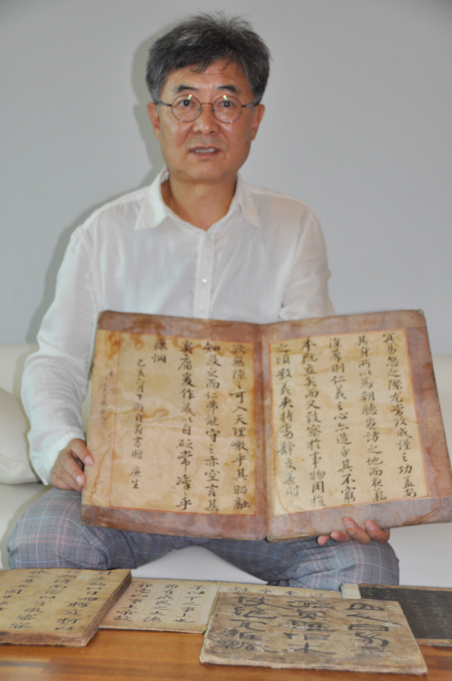 학강미술관 김진혁 관장.
