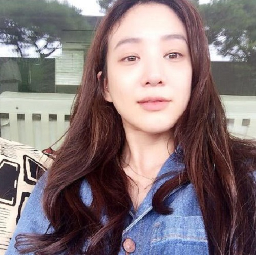 사진. 정려원 SNS