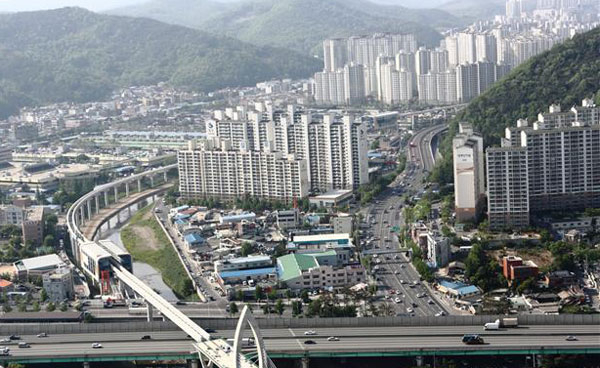 정부가 앞으로 신규택지를 더 이상 공급하지 않고 아파트 대출 규제 등으로 사실상 신규 아파트 공급물량 조정에 나선 뒤 신규 아파트 인기가 오르고 있다. 매일신문 DB