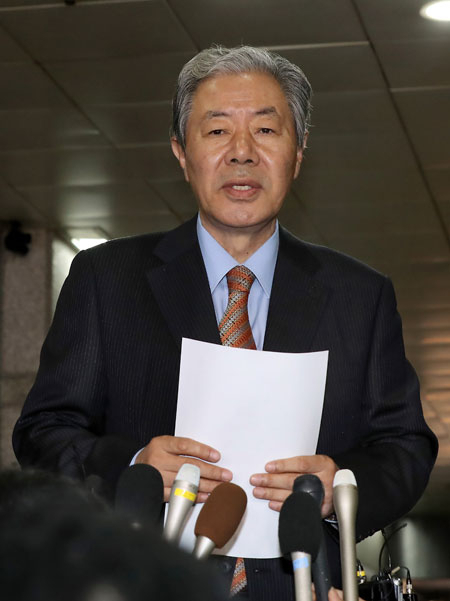 청와대 비선 실세 의혹을 받고 있는 최순실 씨가 귀국한 것으로 알려진 30일 오전 최 씨 변론을 맡은 법무법인 