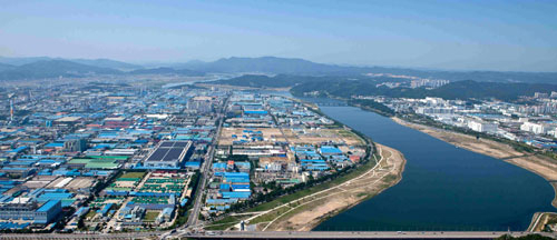 구미국가산업단지가 업체 영세화와 수출부진 등으로 몸살을 앓고 있다. 사진은 구미공단 전경. 매일신문 DB