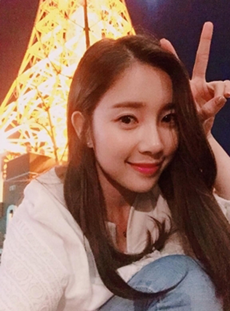 사진. 윤채경 SNS
