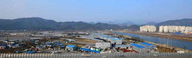 휴노믹시티(K2 이전 부지) 조성 사업, 금호워터폴리스(북구 검단들) 개발사업, 서대구산단 및 제3공단 재생사업 등이 마무리되면 대구에 금호강 시대가 열릴 것으로 기대되고 있다. 사진은 K2 이전 부지, 서대구산단