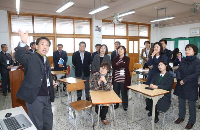 지난 19일 대구자연과학고에서 대구중등수석교사회와 중등협력학습지원단이 준비한 