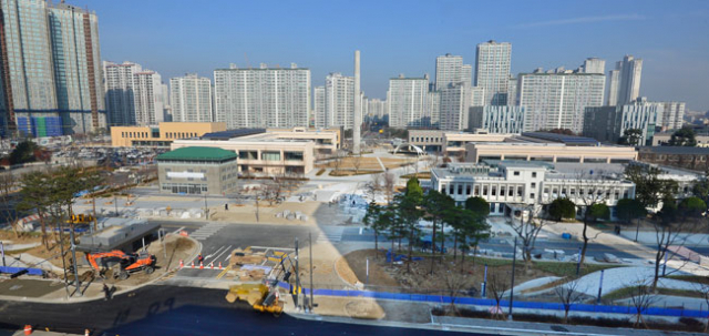 대구삼성창조경제단지가 이달 중 완공을 앞두고 그 위용을 드러내고 있다. 대구시는 대구창조단지를 비수도권 최대 창업 허브로 육성한다는 목표다. 정운철 기자 woon@msnet.co.kr