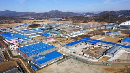 제1·2성주일반산업단지가 본격 가동되면서 교통량이 증가함에 따라 대구∼성주 구간 고속도로 건설을 위한 2017년 상반기 예비타당성 조사가 확정됐다. 제1성주일반산업단지 전경. 성주군 제공