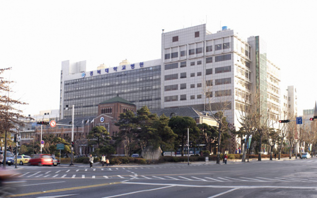 경북대병원은 삼덕동 본원을 중심으로 칠곡경북대병원과 칠곡경북대어린이병원이 유기적으로 결합한 최상의 진료시스템을 구축하고 있다. 경북대병원 제공