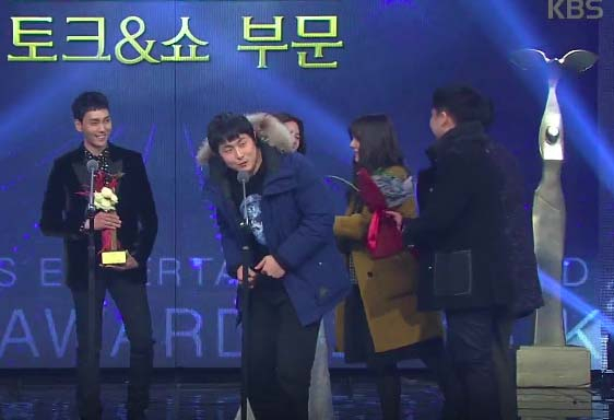 기안84, 패딩, 정장, 2016 mbc 연예대상 / 사진출처 - 2016 KBS 연예대상 제공