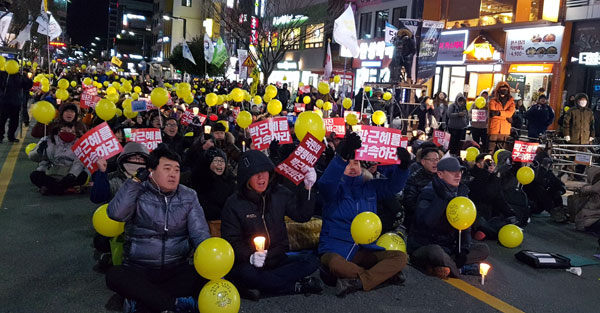 14일 오후 5시 대구 중구 중앙로 대중교통전용지구에서 