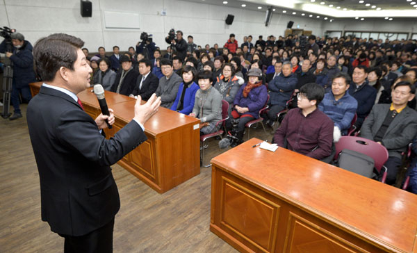 권영진 대구시장은 17일 오후 서구청 구민홀에서 열린 