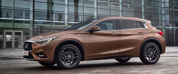인피니티 Q30