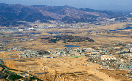 4~6세기 대구 수성구 시지지역의 가마터 유적은 대구시 전역은 물론 성주까지 유통될 정도로 대규모를 자랑한다. 1990년대 시지지역 유적 발굴 모습.
