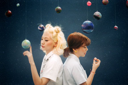 볼빨간사춘기(왼쪽부터 안지영·우지윤)