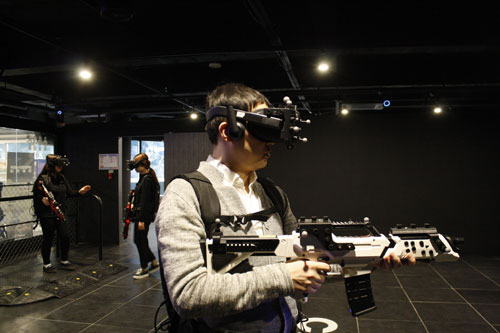 8일 대구 동성로에서 게임 개발사 쓰리디팩토리의 VR게임방 