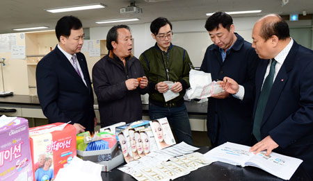 대구보건대학교와 참여 기업들이 대학 제품