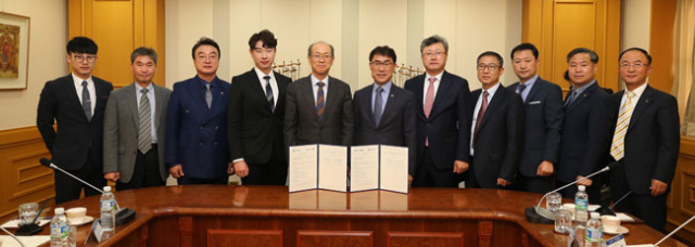 계명대와 엔젤클럽은 20일 계명대 성서캠퍼스에서 응원단 모집, 입장권 지원 등을 내용으로 하는 상호업무 협약식을 체결했다. 대구FC 엔젤클럽 제공