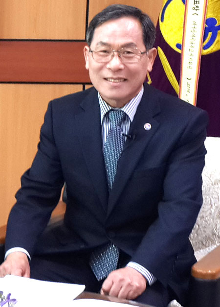 이종순 대구 남부교육지원청 교육장은 교육 정책이 지역 주민들의 이해 속에서 실천해야 좋은 결과에 이른다고 했다.