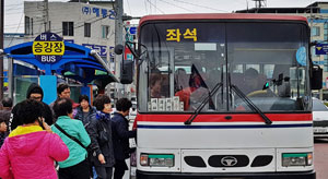 상주시가 올해 하반기부터 배차시간 10분 간격의 시내전용 순환버스를 시행키로 했다. 2일 읍