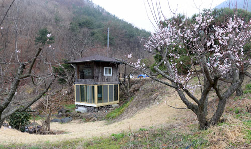 청도군 금천면 동곡리에 위치한 김 교수의 정원 우촌장. 박노익 기자