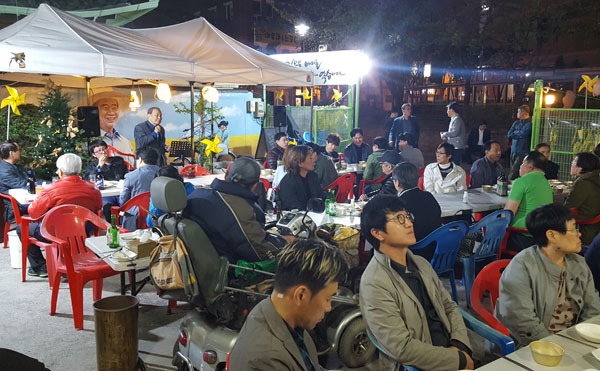 13일 오후 대구 중구 이상정 고택에서 열린 독립운동가 이상정 장군 후손 후원 행사가 100여 명이 모인 가운데 열렸다. 협동조합 다문 제공