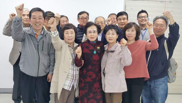 고산기자단(24명): 박재학 이학덕 윤덕희 우하영 차영회 김정옥 이상려 정태식 박동수 박정이 이상학 박형수 박귀자 이재우 이명옥 정재인 전재원 이현숙 이지은 지경자 전태행 이상주 한외근 윤주대