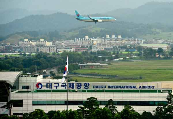 통합 대구공항 이전은 급격히 늘어나는 지역 항공 수요를 감당하고, 대구경북의 글로벌 경쟁력 강화를 위해서 필수다. 대구국제공항 전경. 매일신문 DB