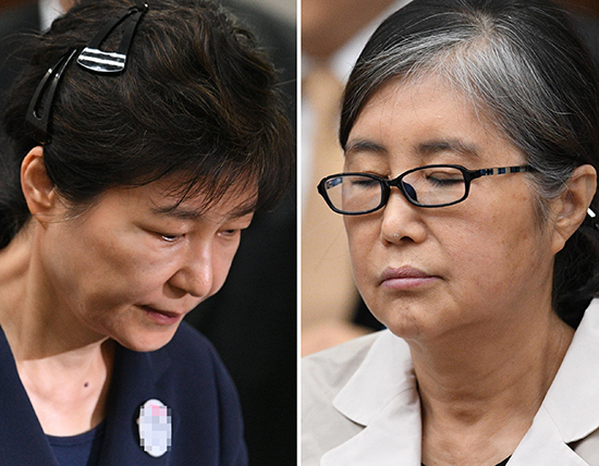 삼성 등 대기업에서 뇌물을 받은 혐의 등으로 구속기소 된 박근혜 전 대통령과 